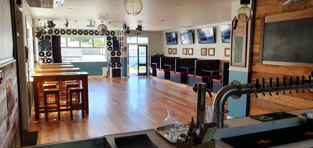 Hotel Motueka Backpackers, Loud Live Music Friday Saturday Nights Exteriér fotografie